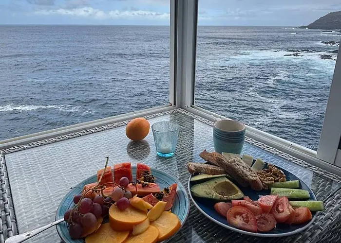 Ocean Whisper Apartment *